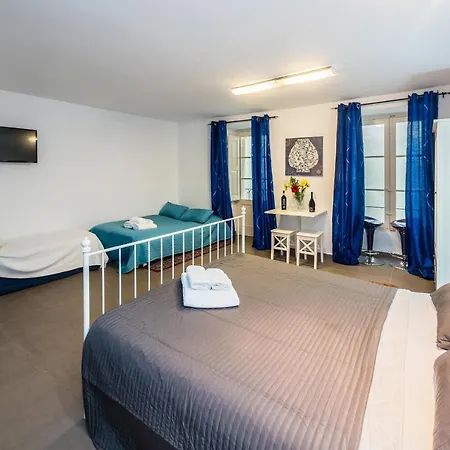 La Vallette Apartment *