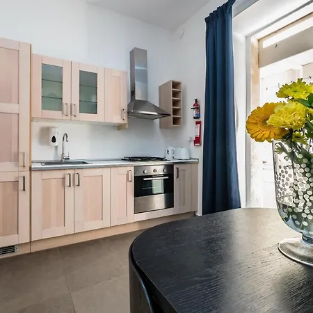 La Vallette Apartment *